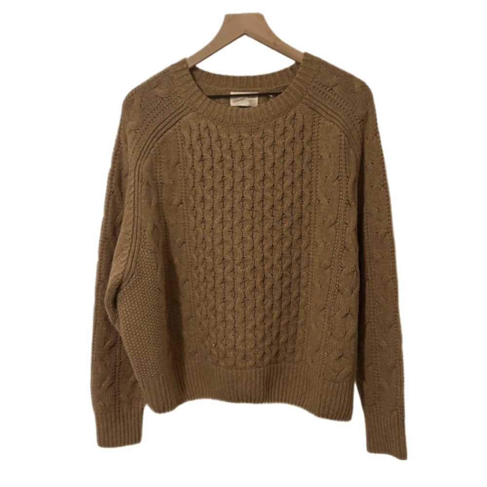 🆕 NWT Cable-Knit Sweater